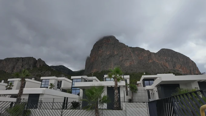 Modern Villas by the Mountain