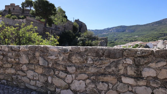 Scenic Stone Wall and Mountain View