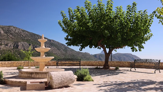 Tranquil Mountain Courtyard